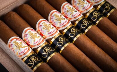Hoyo de Monterrey Double Coronas Gran Reserva Cosecha 2013 – Box of 15 - Image 3